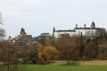 Fototapeta na wymiar Barockschloss und altes Schloss Bensberg