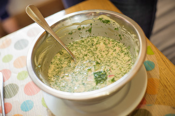 cooking of summer meals by children