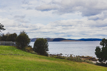 Fototapeta na wymiar meadows next to the beach in Hobart, Tasmania