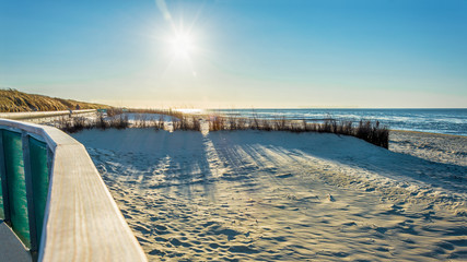 Obraz premium Strandblick auf das Meer in der Abendsonne