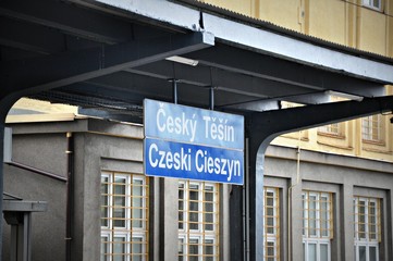 Na stacji kolejowej, Cieszyn - obrazy, fototapety, plakaty