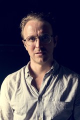 Obraz premium Portrait of a man with glasses