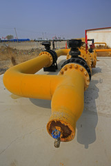 Oil pipes and valves