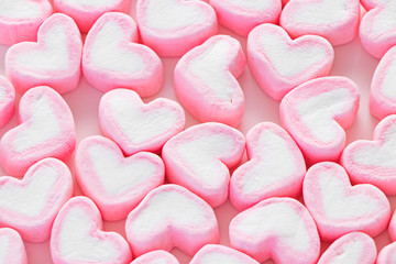 ハート型のかわいいマシュマロ © あんみつ姫