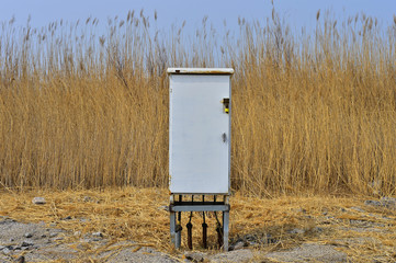 The power distribution box