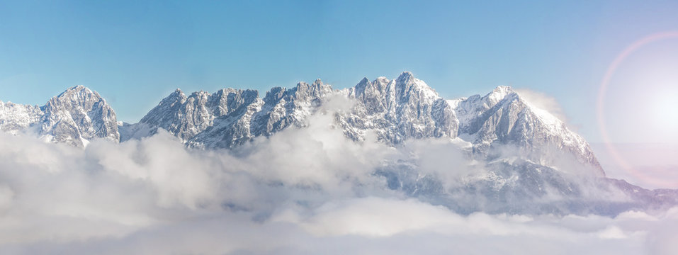 Winterpanorama: Berge in Tirol