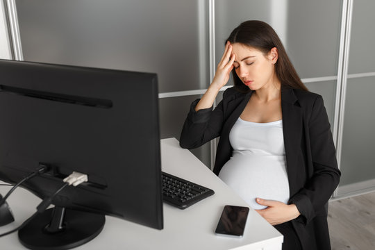 pregnant woman in the office
