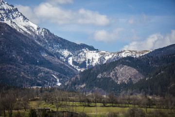Fototapeta na wymiar snow covered mountain landscape 