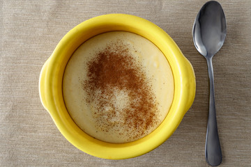 semolina porridge with cinnamon