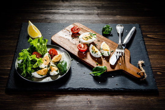 Boiled eggs and vegetables 