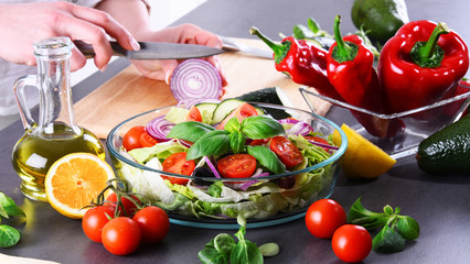 Preparation of a vegetable salad from fresh organic ingredients