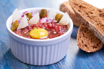 beef tartare with egg