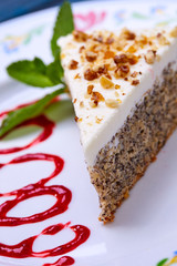 carrot cake with nuts