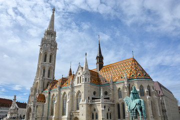 Fototapeta na wymiar The Matthias church at the Fishermans bastion in Budapest