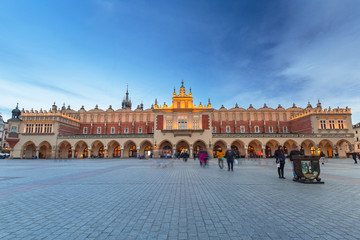 Obraz premium Architecture of The Krakow Cloth Hall at dusk, Poland. 