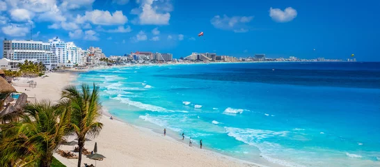 Foto op Canvas Cancun met blauwe wateren © jdross75