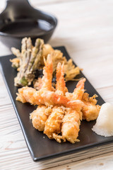 shrimps tempura (battered fried shrimps) with vegetable