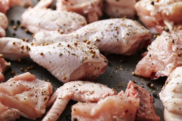 Seasoned raw chicken 