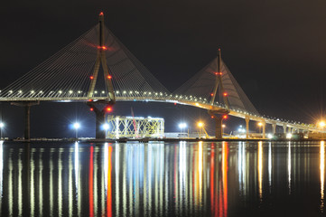 Fototapeta na wymiar Cadiz nocturna puente de la Constitución 06