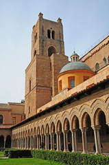 Fototapeta na wymiar Monreale, il chiostro del Duomo - Sicilia