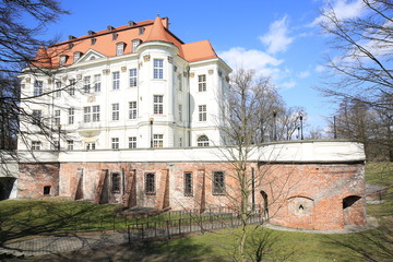 Fototapeta na wymiar The historic Castle Lesnica near Wroclaw in Silesia, Poland