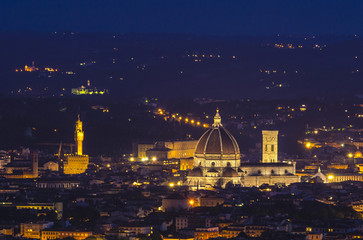 Duomo, Campanile di Giotto e Palazzo Vecchio di Firenze -veduta notturna