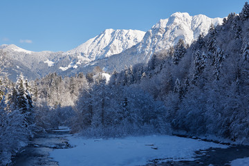 Fototapeta premium Blick vom verschneiten Breitachtal auf Rubihorn und Nebelhorn