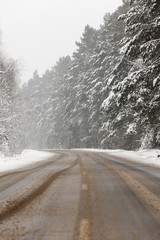 Fototapeta premium Road under the snow
