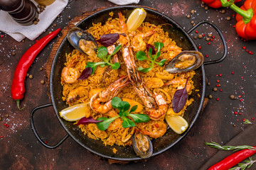 paella with seafood - obrazy, fototapety, plakaty