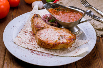 Fried pork loin with sauce