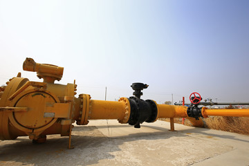 Oil pipes and valves