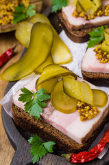 Sandwich with pork fat
