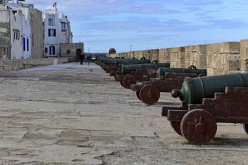 Mobile Kanonen bei der Festungsanlage von Essaouira, Unesco-Weltkulturerbe, Marokko, Nordafrika, Afrika