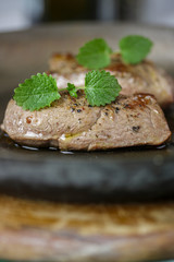 Wildschweinrückensteak