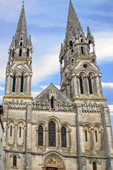 Fototapeta na wymiar Machecoul. Façade de l'église de la Sainte Trinité. Loire atlantique. Pays de Loire