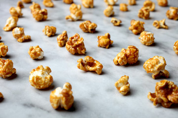 Grains of caramel popcorn