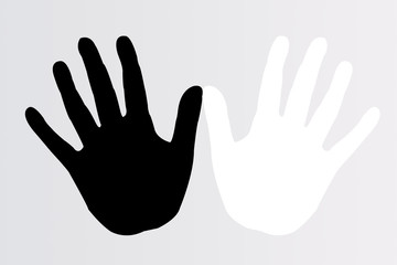 Mano blanca y negra por la igualdad.