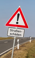 Achtung Straßenschäden