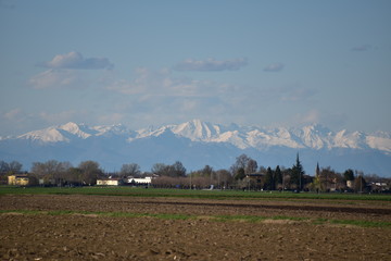 Montagne in Lontanaza