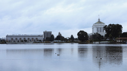 Fototapeta premium View of Oakland's Lake Merritt