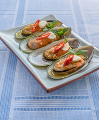 seafood dish with green mussel