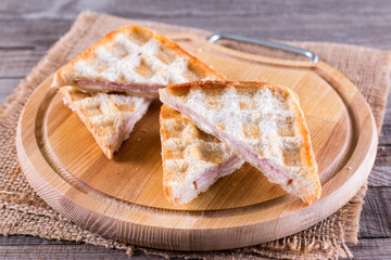 sandwich toast grilled with cheese tomatoes and ham