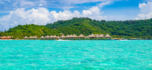 Fototapeta premium Overwater bungalows in Bora Bora