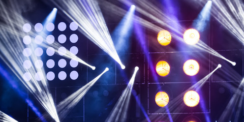 Sc&egrave;ne &eacute;clair&eacute;e