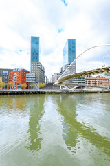 Naklejka premium modern skyline at bilbao riverbank, spain