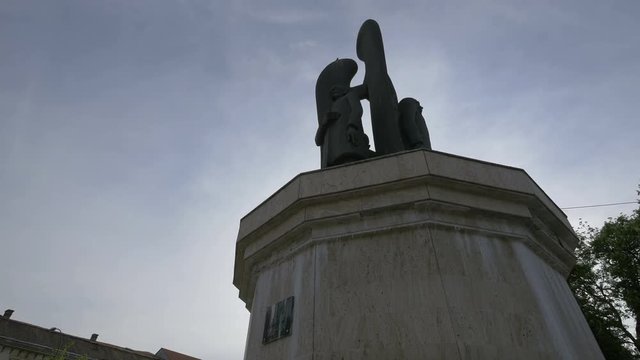 The Revolutionaries' statue 