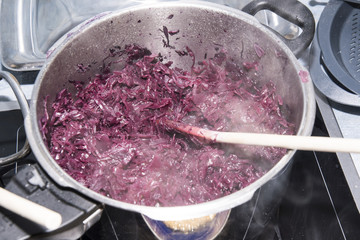  red cabbage in a hot pot