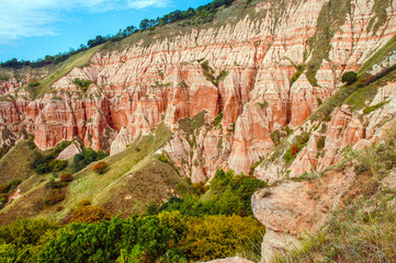 Red clays with dinosaur fossils. Geological reserve