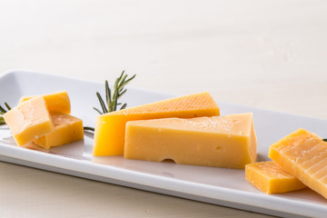 ハードタイプのチーズ