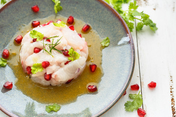 Ceviche de Poisson crue frais et Marinade Fruit de la Passion. 